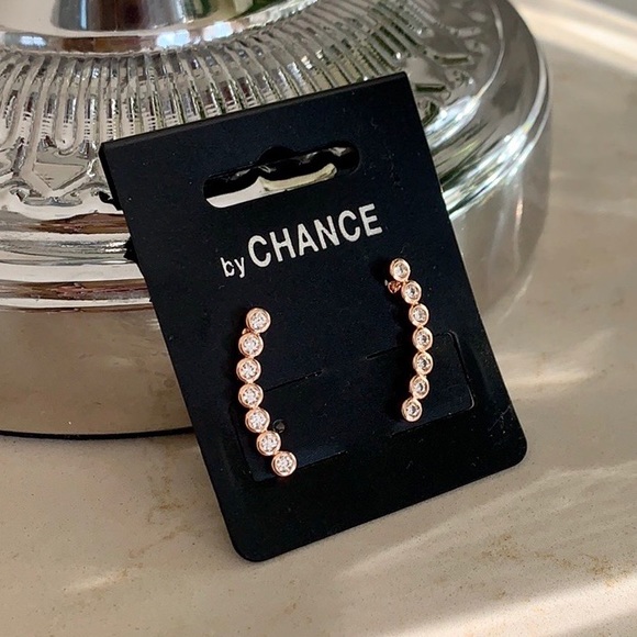 Rose gold, curve bar ear climber earrings - Picture 4 of 7